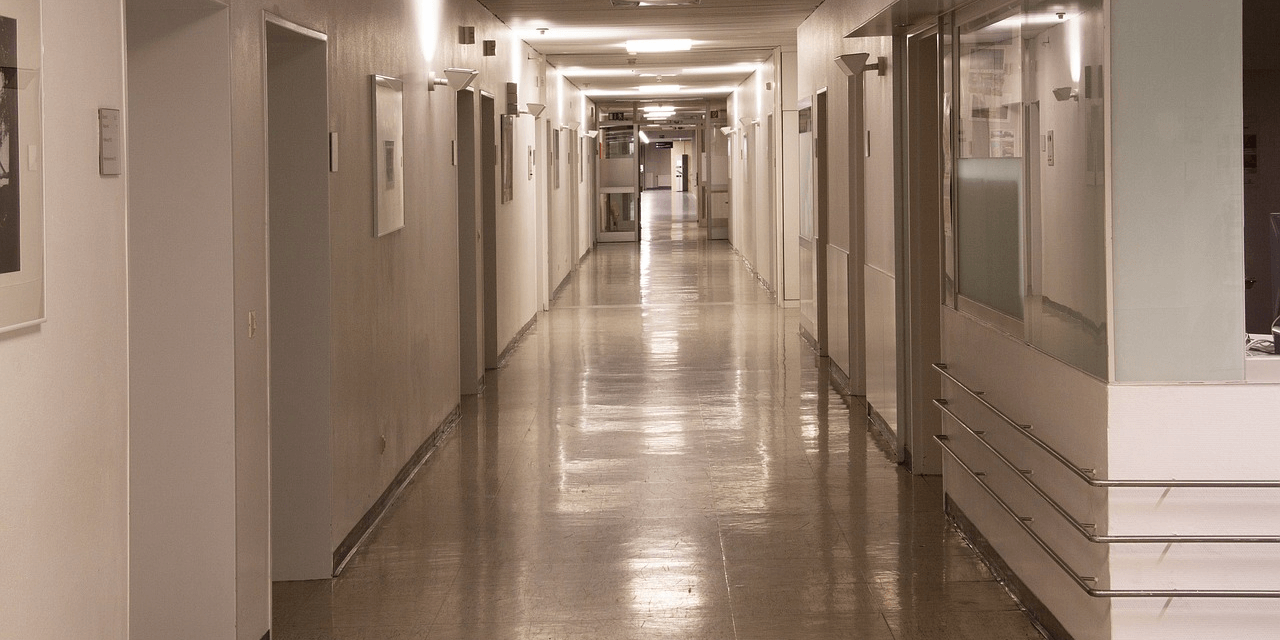 The Right Way for Healthcare Facilities to Do Mass Notification