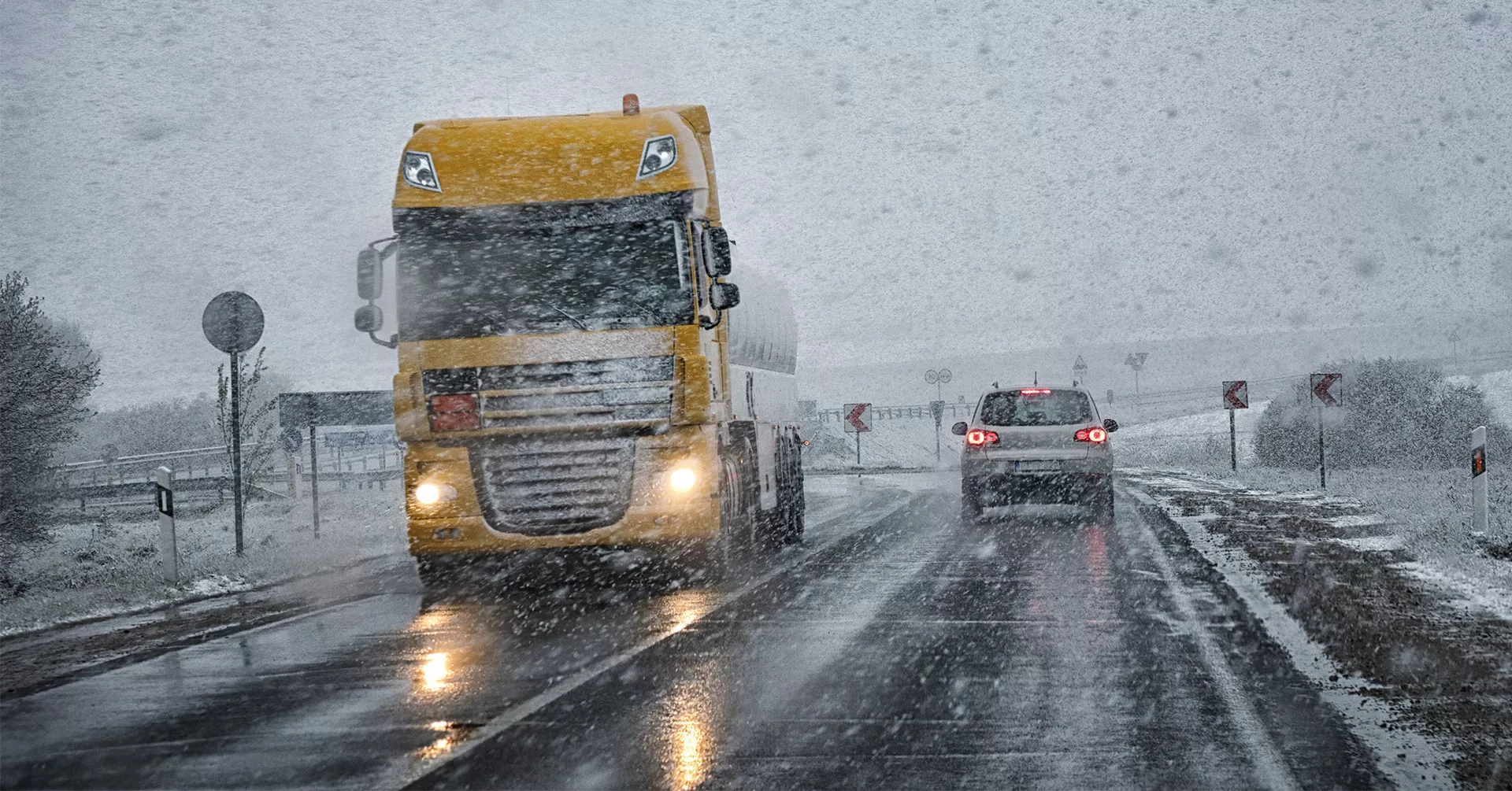 Winter Driving Safety Tips for Employees (+ Policy Examples)