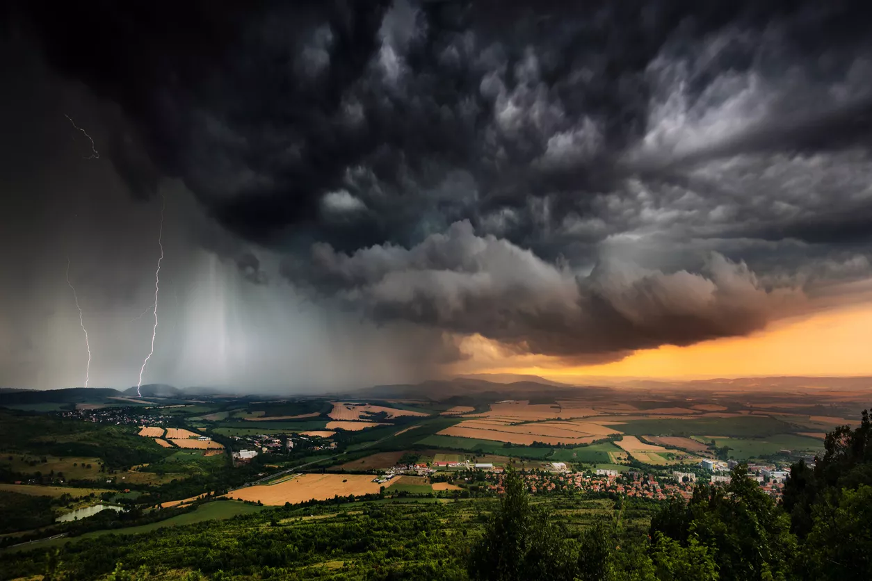 Beautifully structured thunderstorm in Bulgarian Plains